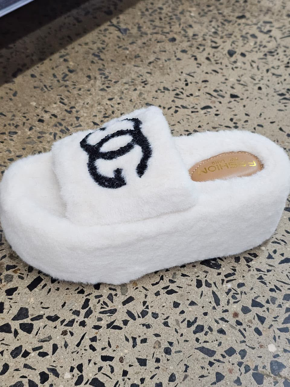 Ivory Fluffy Lounge Slide